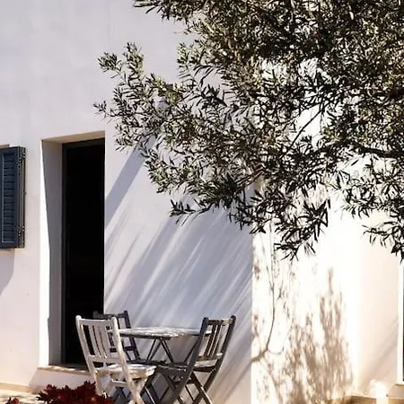 Maisonnette Koukounaries Piscine Et Vue Mer Holiday home *
