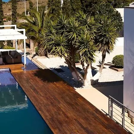 Maisonnette Koukounaries Piscine Et Vue Mer Aegina