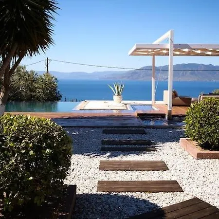 Maisonnette Koukounaries Piscine Et Vue Mer Aegina